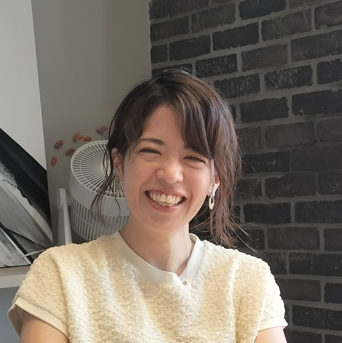東 優奈
